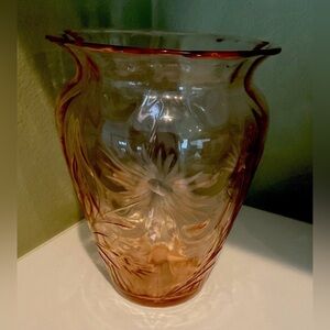 “Collectors Prize “AMERICAN CRYSTAL Lg.1930’s Pink Floral Intaglio Cut Vase RARE